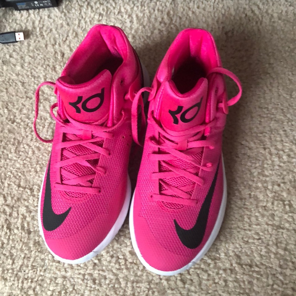 New never worn Hot Pink  KD Nike Shoes